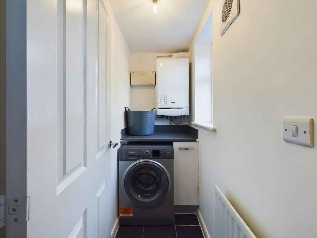 247 Serviced Accommodation In Stafford- 3Br Townhouse Exterior foto