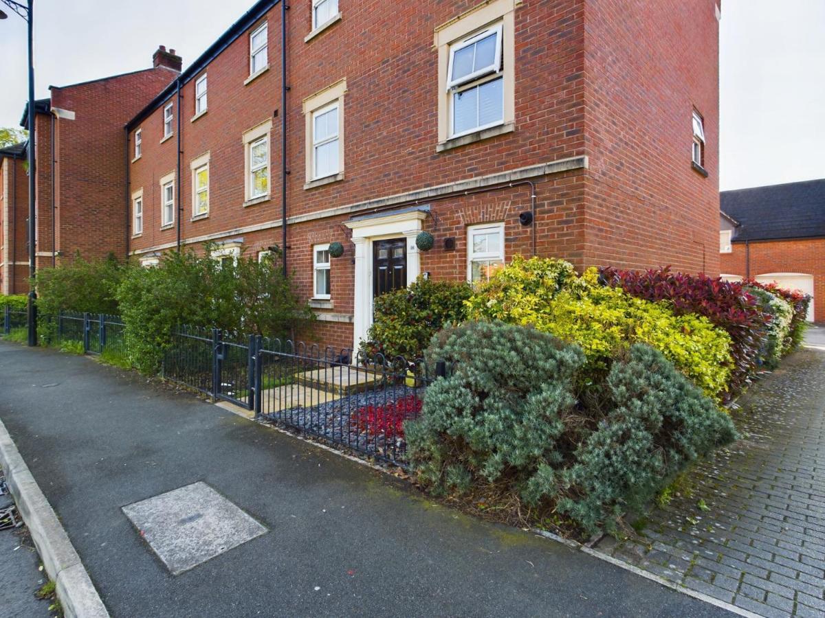 247 Serviced Accommodation In Stafford- 3Br Townhouse Exterior foto